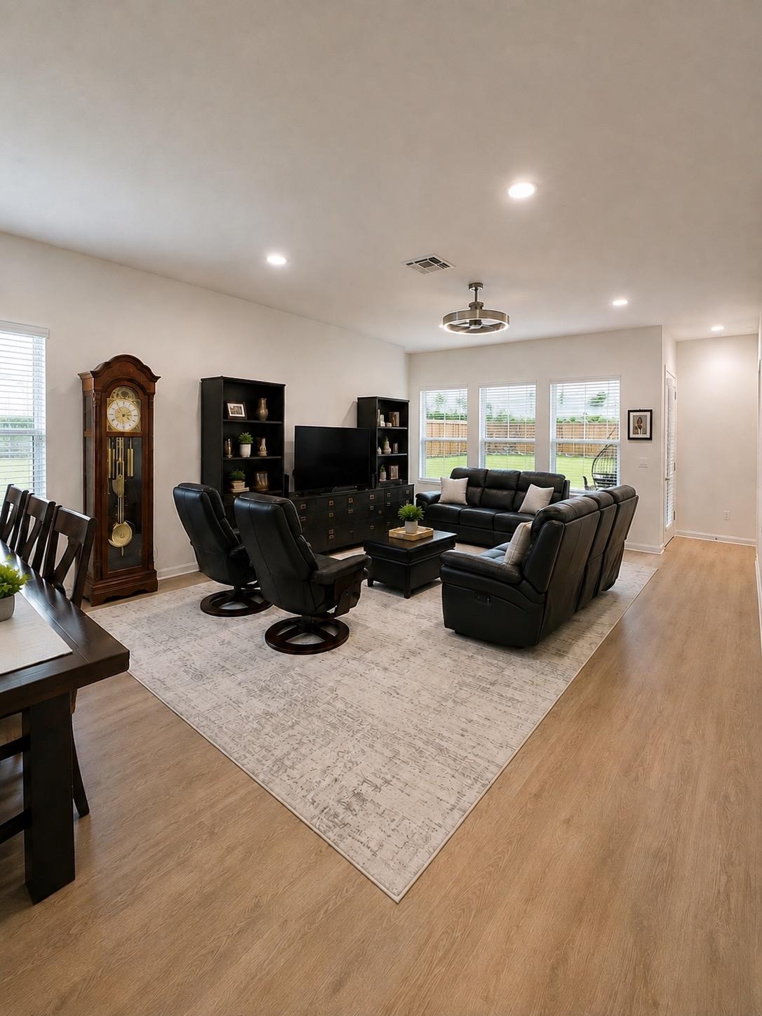 2100 Magnolia Hill DR