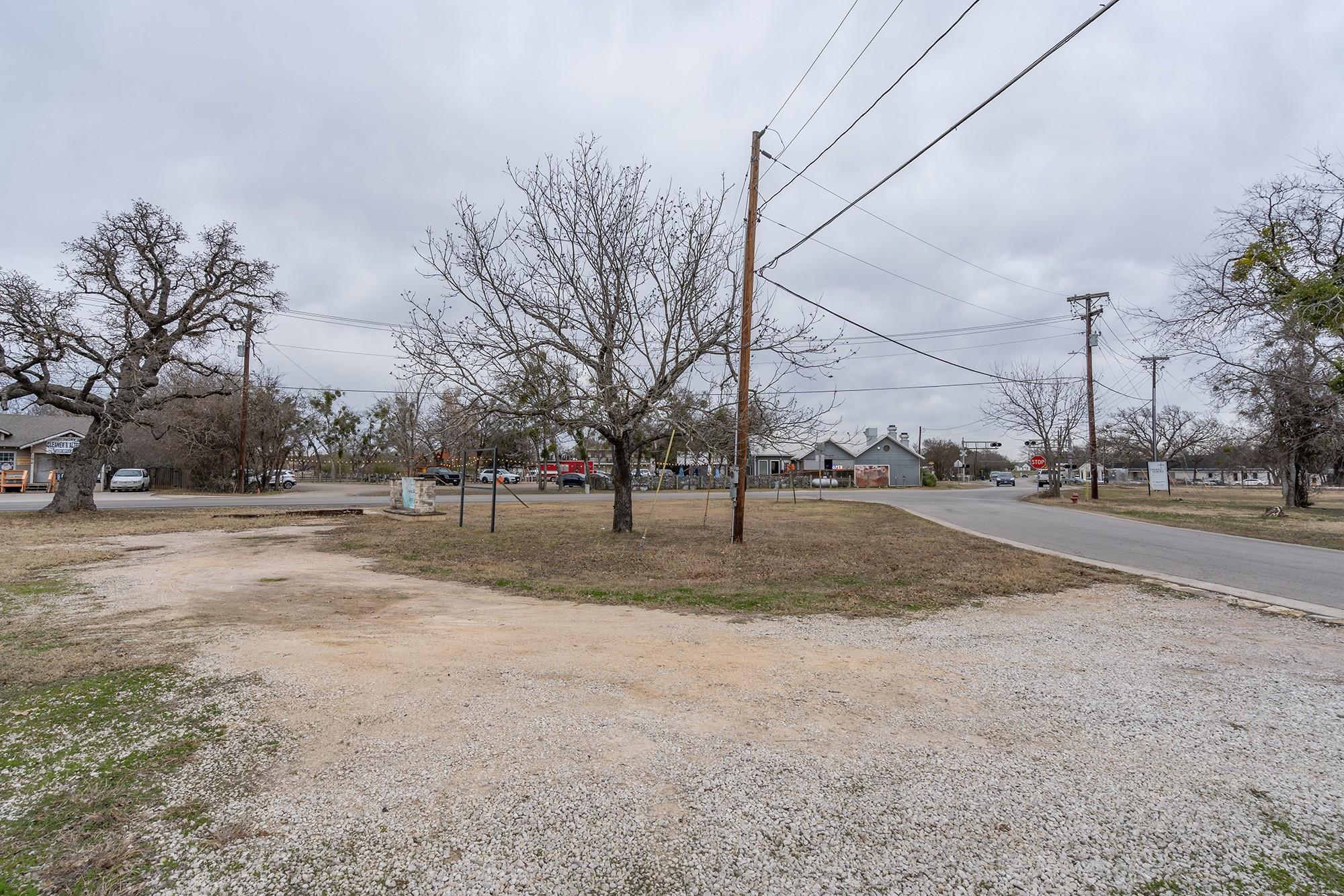 205 E Myrtle LN
