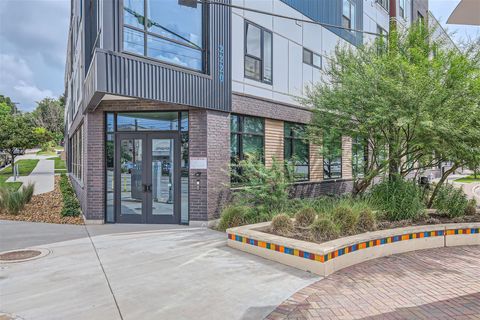 Photo of 2220 Webberville RD #302, Austin, TX 78702 (MLS # 3987388)