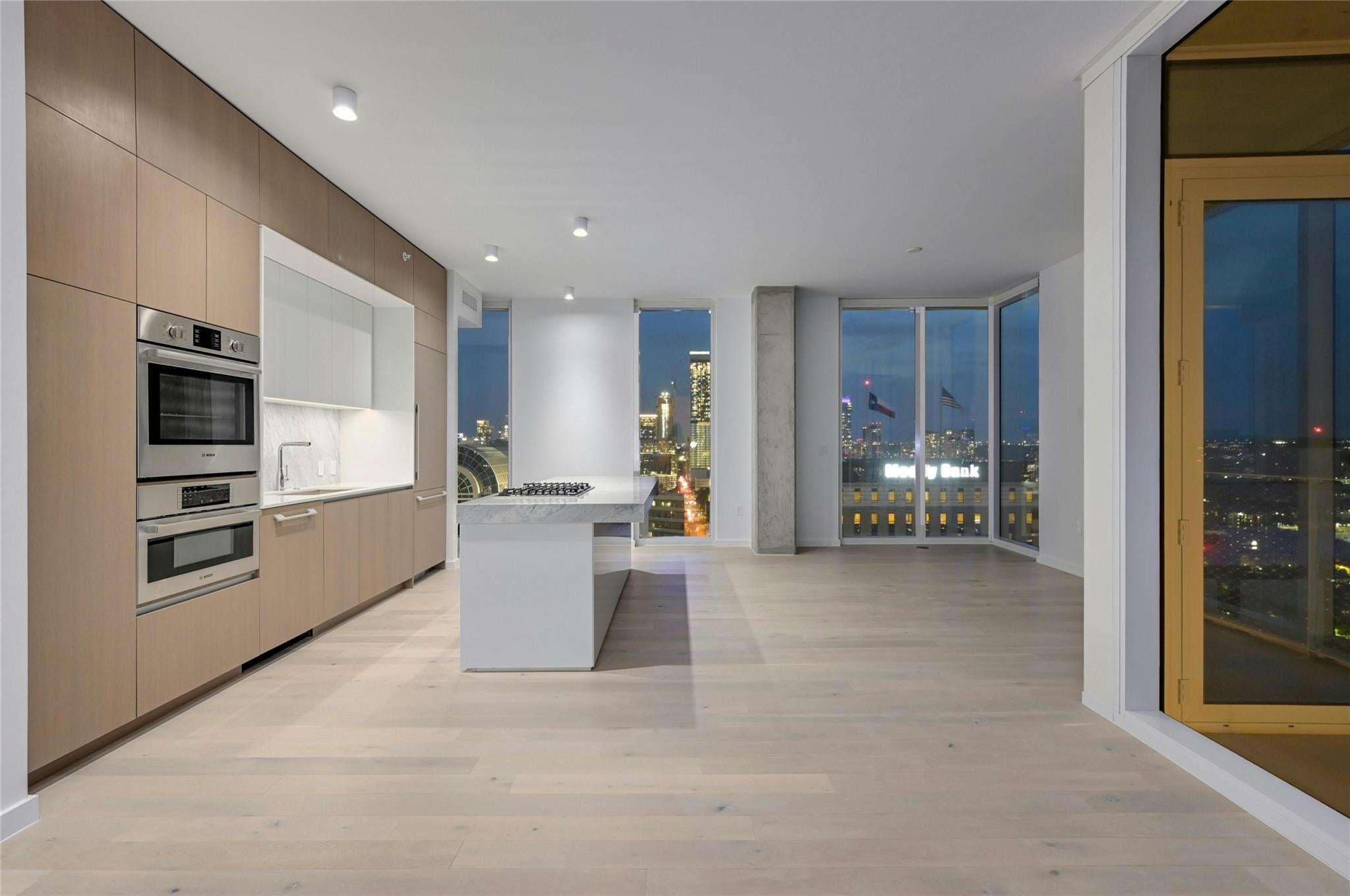313 W 17th ST 2305