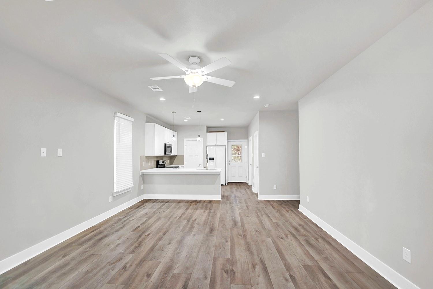 400 Shady Bluff DR