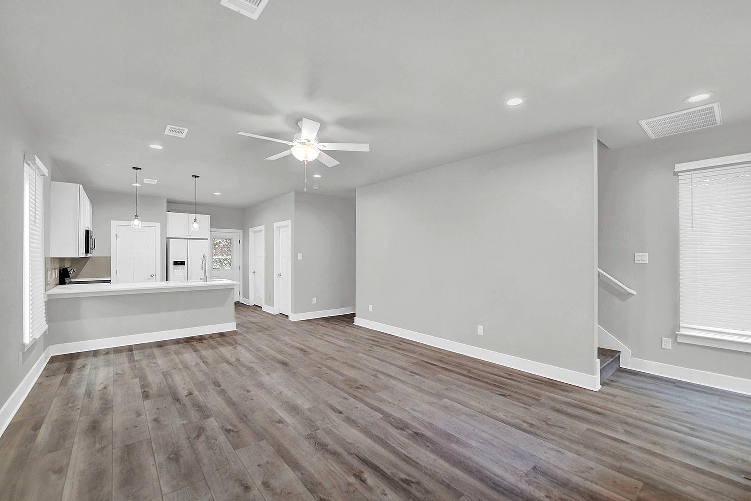 400 Shady Bluff DR