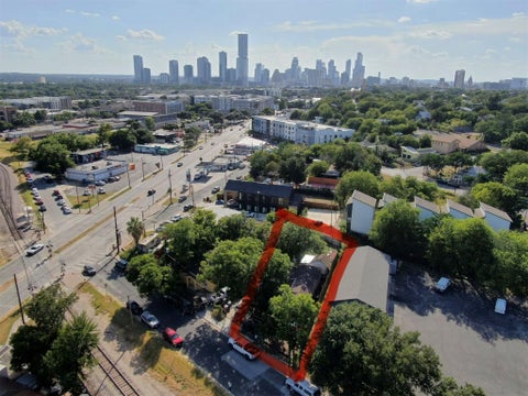 Photo of 710 Northwestern Ave, Austin, TX 78702 (MLS # 1944832)