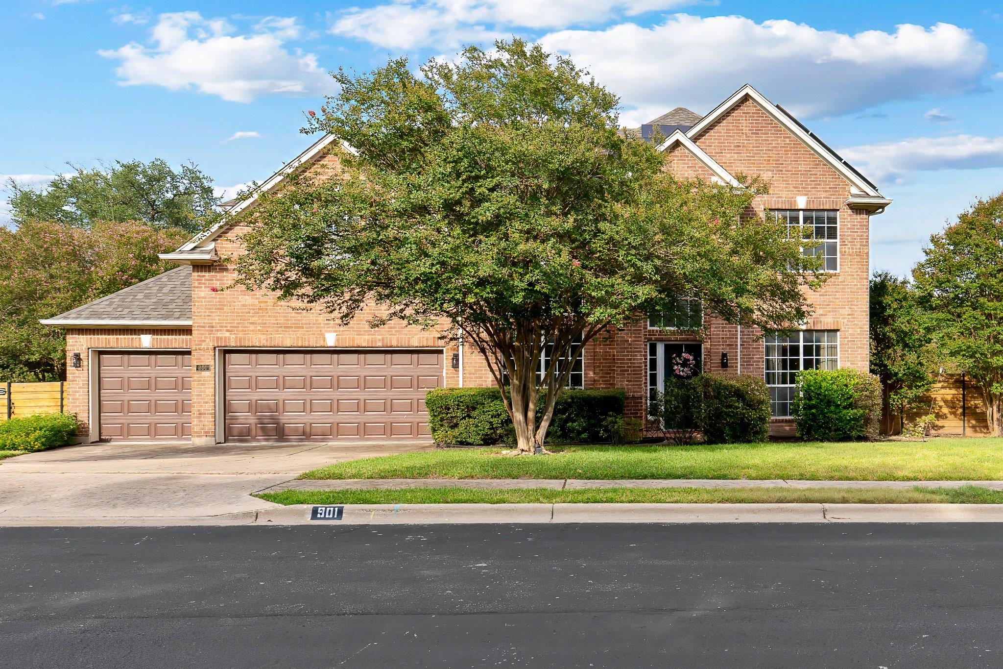 901 Golden Bear CV