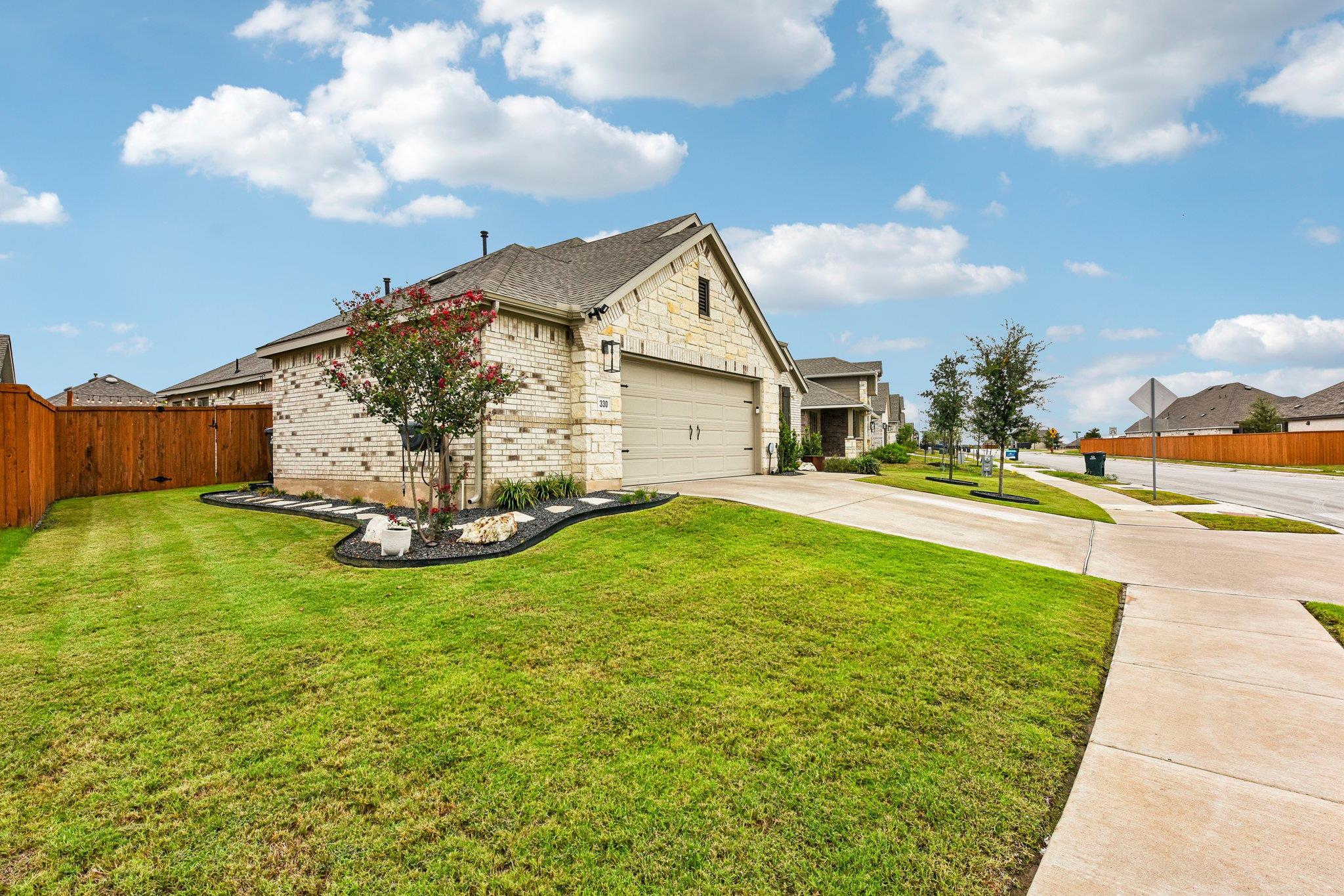 330 Bay Breeze DR