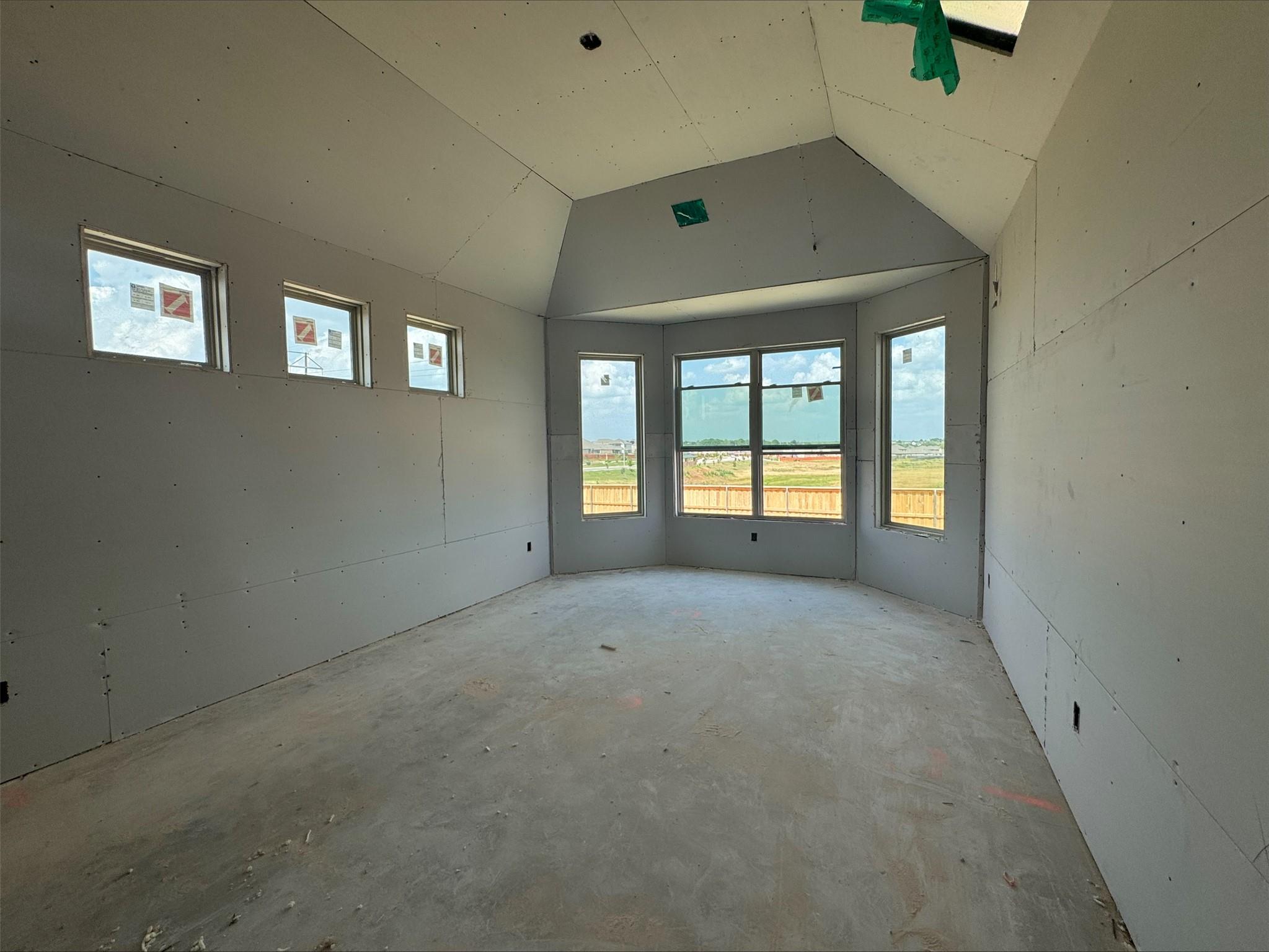 195 Grey Leaf RD