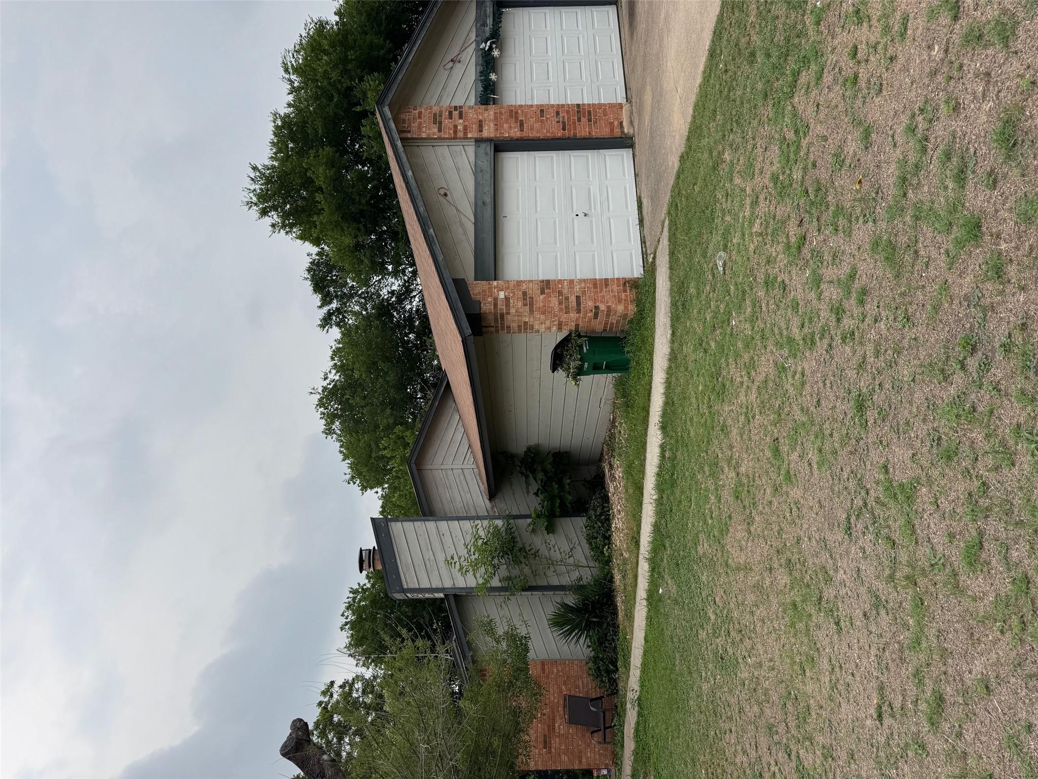 10805 Lanshire DR B