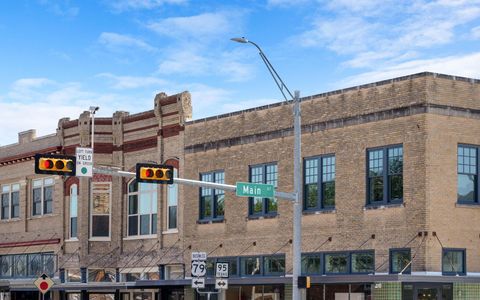 Photo of 102 E 2nd ST #202, Taylor, TX 76574 (MLS # 5976236)
