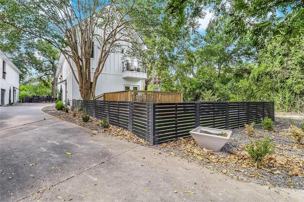 1111 W Annie ST