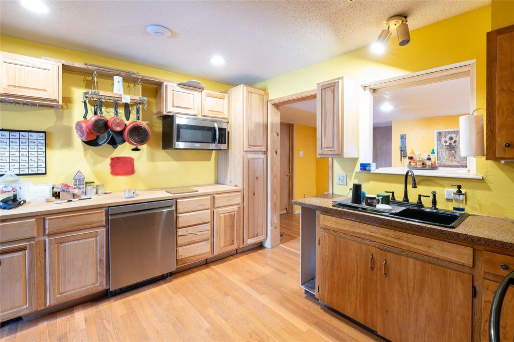 Photo of 1114 Woodlawn ST, Lockhart, TX 78644 (MLS # 5181649)