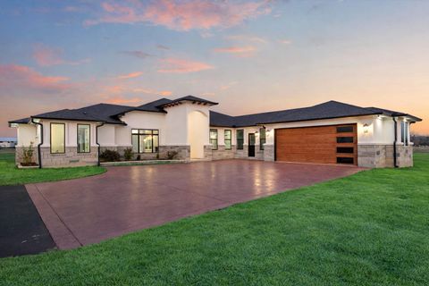 178 Balch RD Elgin TX 78621