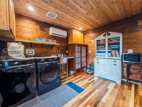 Tiny photo for 1148 Gunter ST #A & B, Austin, TX 78721 (MLS # 8903462)