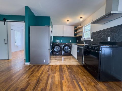 Tiny photo for 1148 Gunter ST #A & B, Austin, TX 78721 (MLS # 8903462)