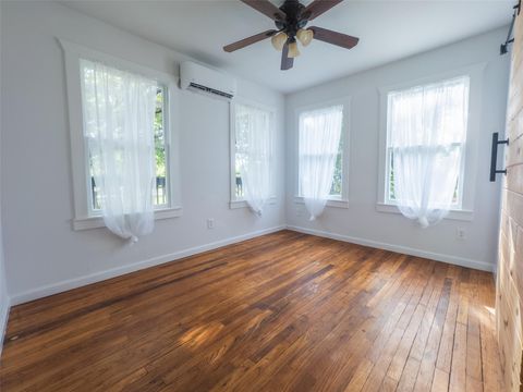 Tiny photo for 1148 Gunter ST #A & B, Austin, TX 78721 (MLS # 8903462)