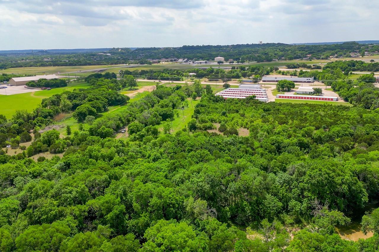 1611 Veterans Memorial BLVD