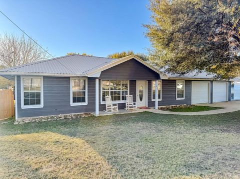 617 Caldwell ST Lexington TX 78947