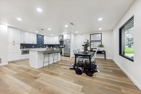 Photo of 4608 Frontier TRL, Austin, TX 78745 (MLS # 4848690)