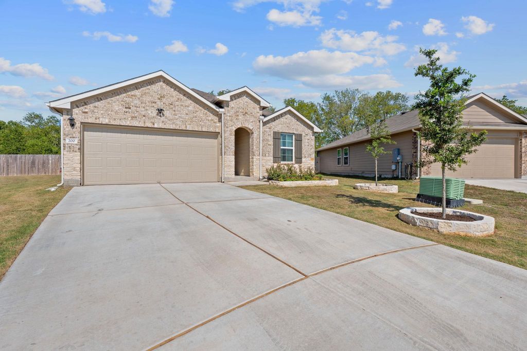 Photo of 200 Addison PL, Lockhart, TX 78644 (MLS # 3935376)