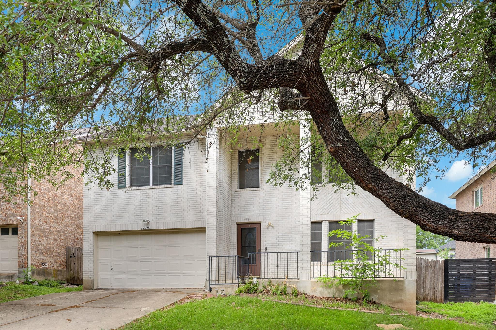 11228 Pickard LN