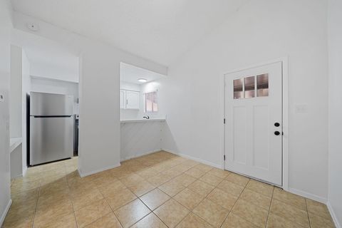 Photo of 2410 Longview ST #D-301, Austin, TX 78705 (MLS # 9032772)