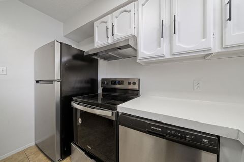 Tiny photo for 2410 Longview ST #D-301, Austin, TX 78705 (MLS # 9032772)