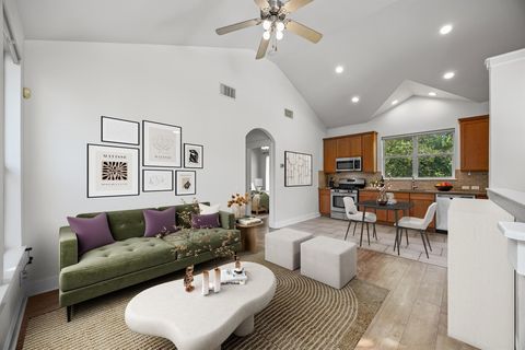 Photo of 1601 Miriam Ave #315, Austin, TX 78702 (MLS # 3096854)