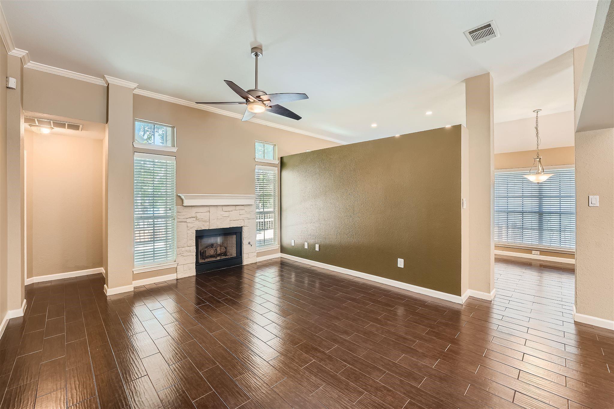 Georgetown, Texas 78626, United States, 3 Bedrooms Bedrooms, ,2 BathroomsBathrooms,Residential,Pending,53129