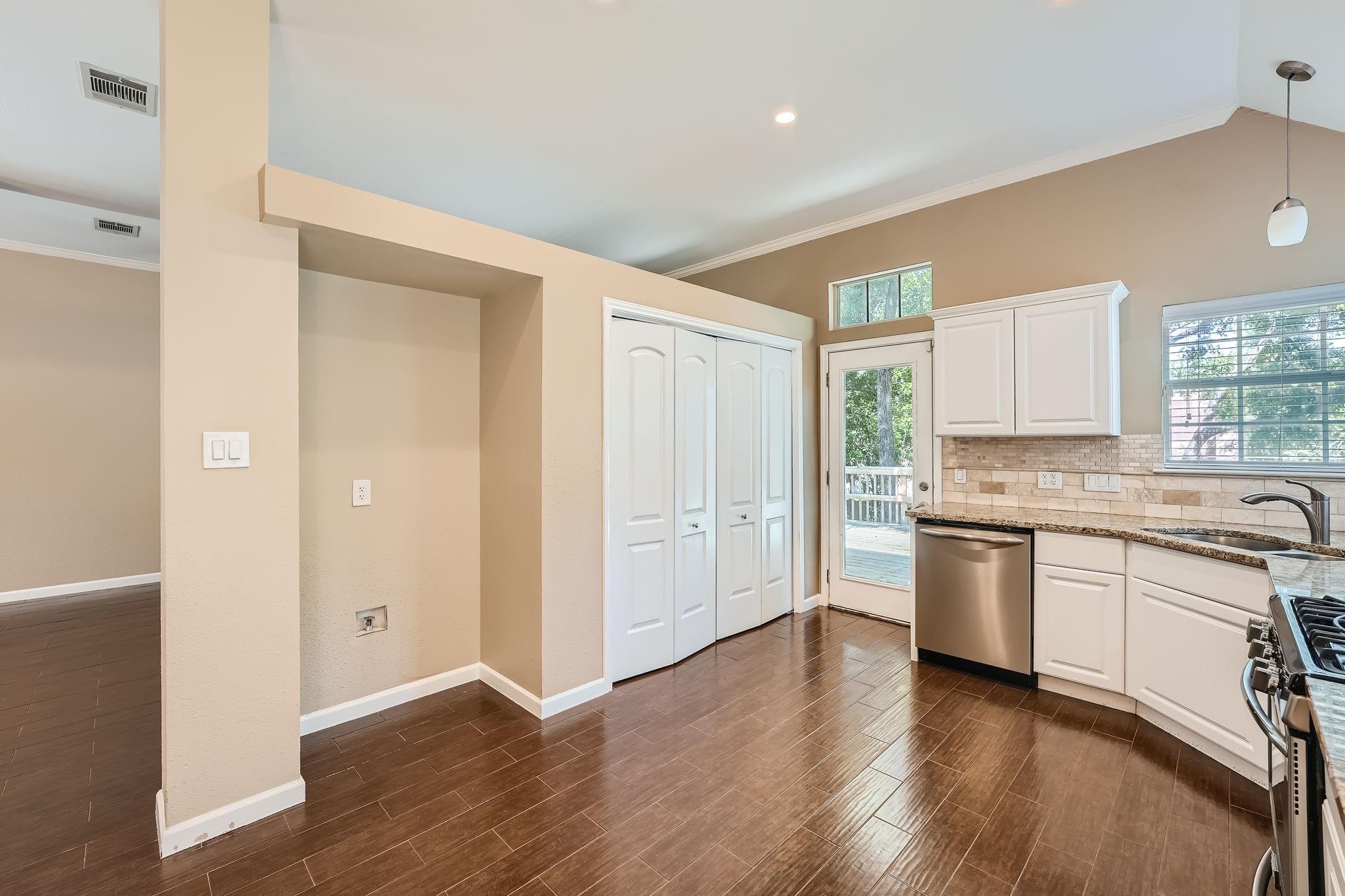 Georgetown, Texas 78626, United States, 3 Bedrooms Bedrooms, ,2 BathroomsBathrooms,Residential,Pending,53129