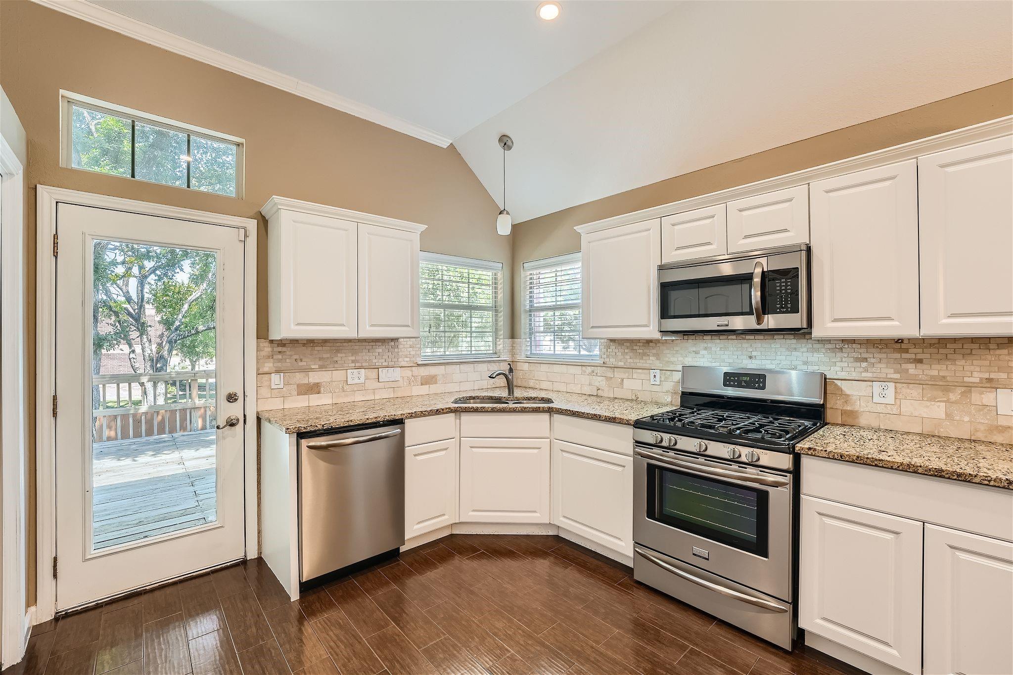 Georgetown, Texas 78626, United States, 3 Bedrooms Bedrooms, ,2 BathroomsBathrooms,Residential,Pending,53129