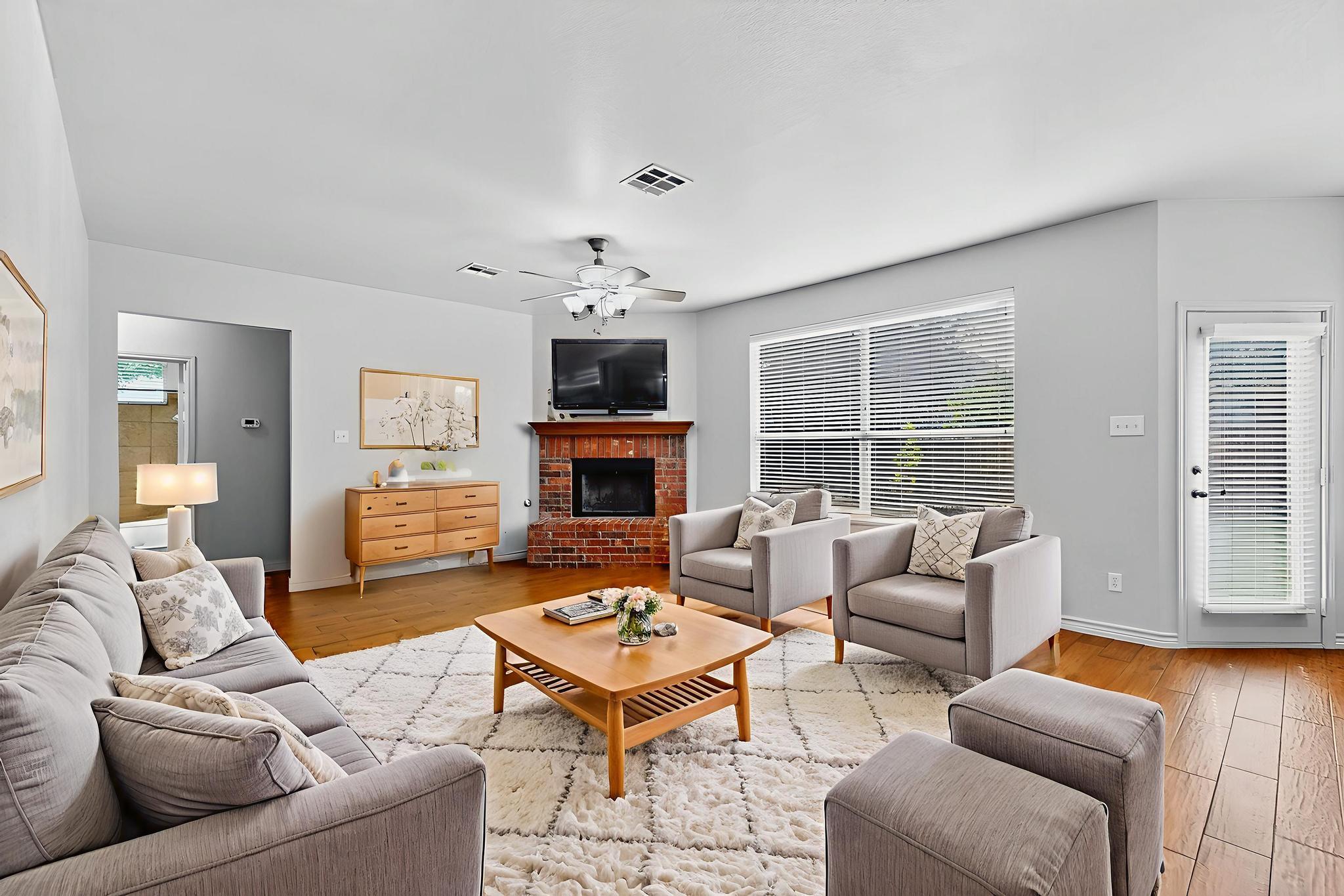 1532 Homewood CIR