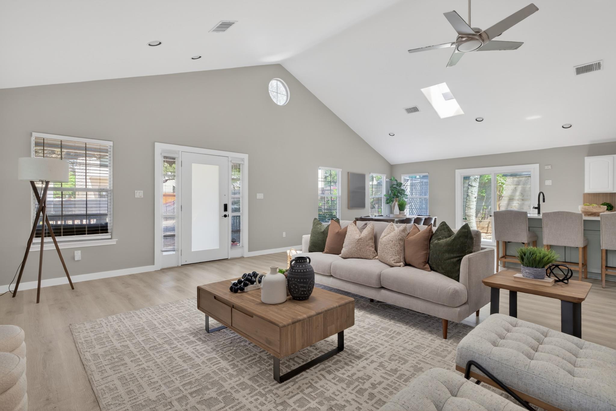 411 W Live Oak ST