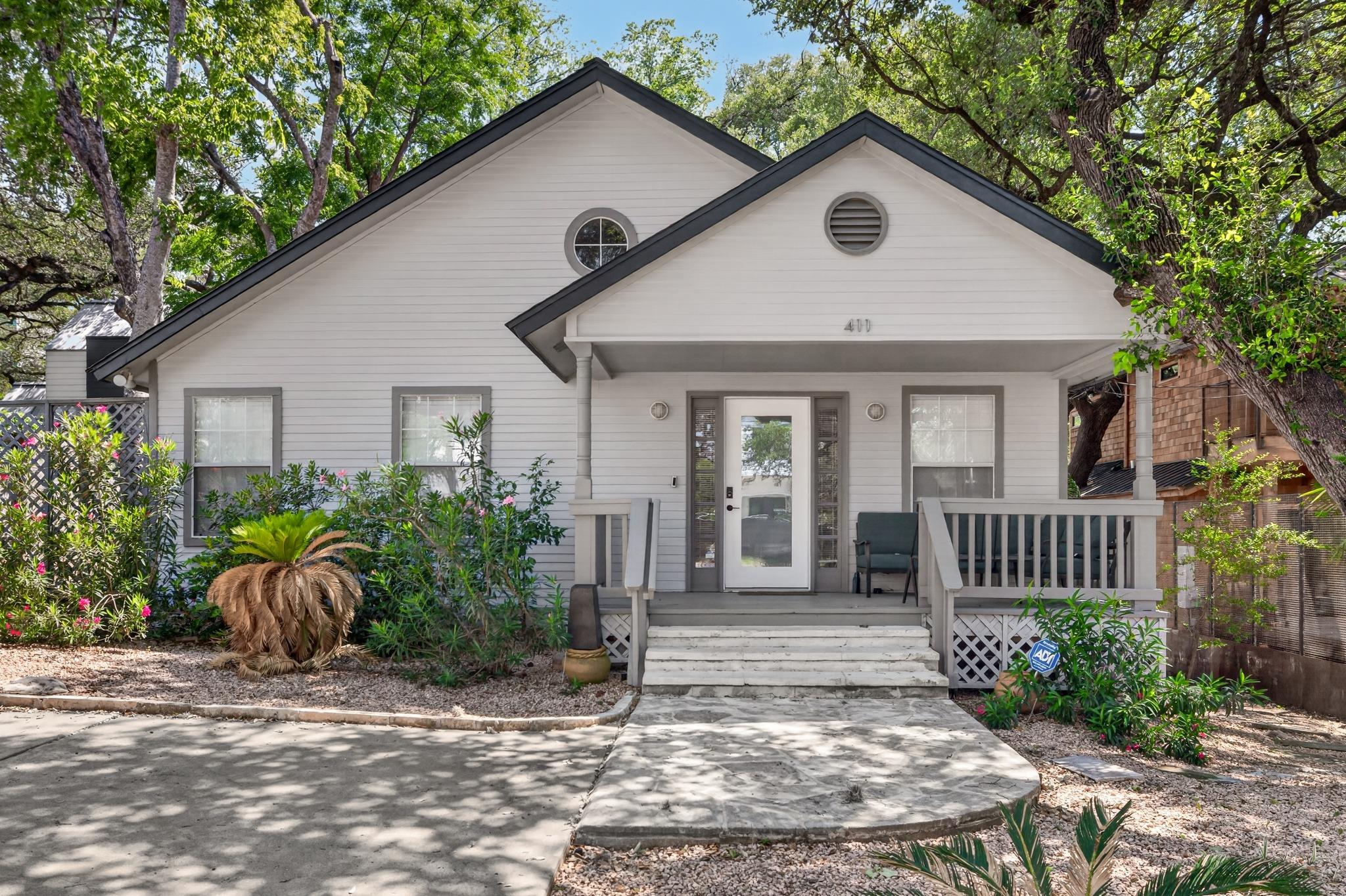 411 W Live Oak ST