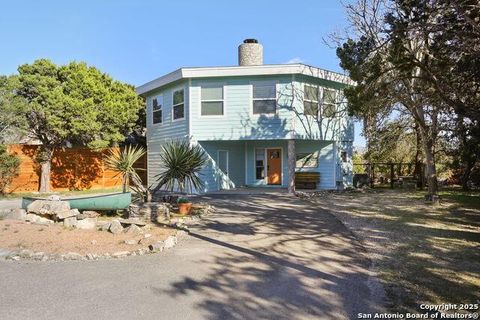 Photo of 1433 Riviera DR, Canyon Lake, TX 78133 (MLS # 4970835)