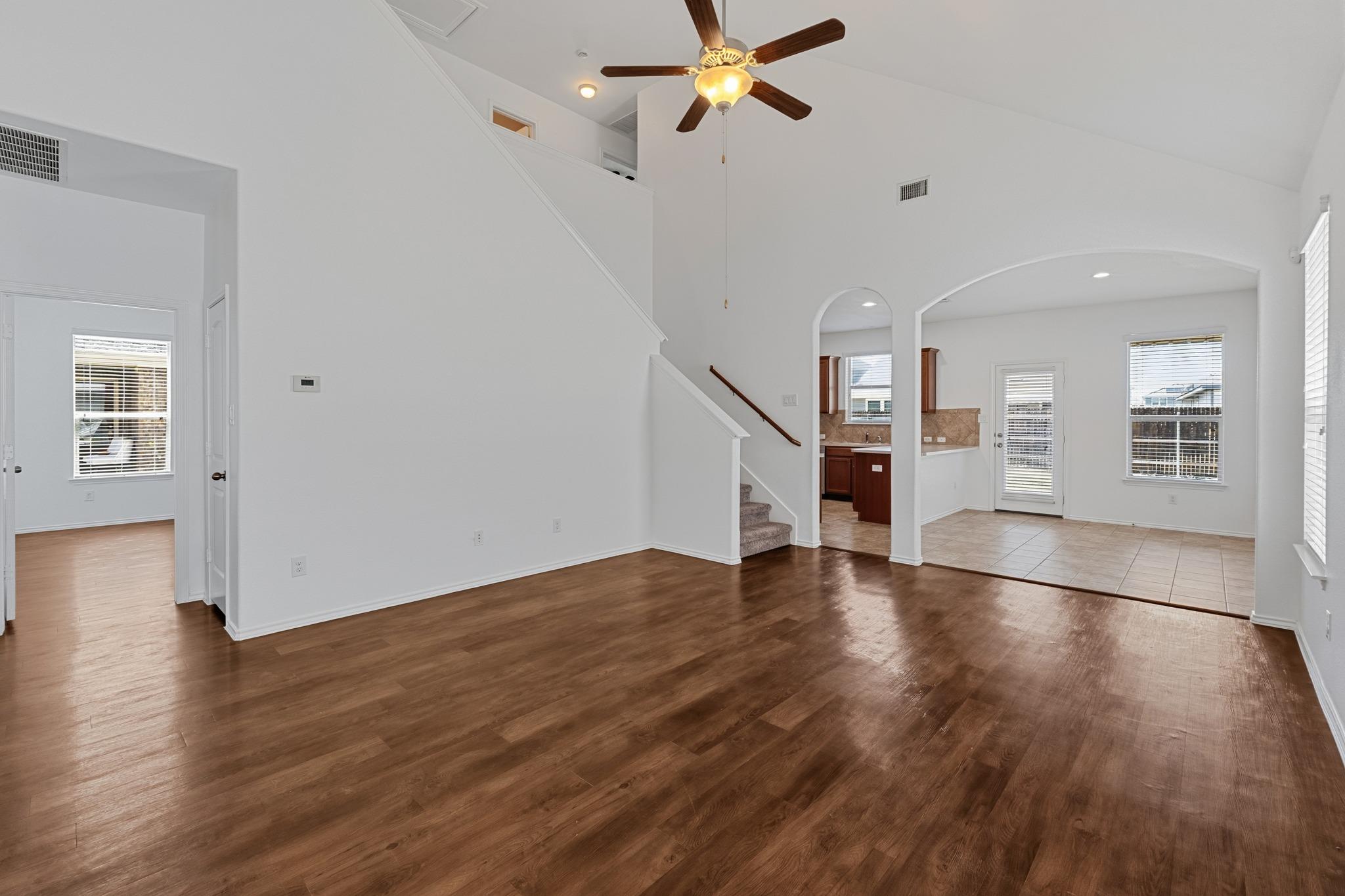 172 Housefinch LOOP