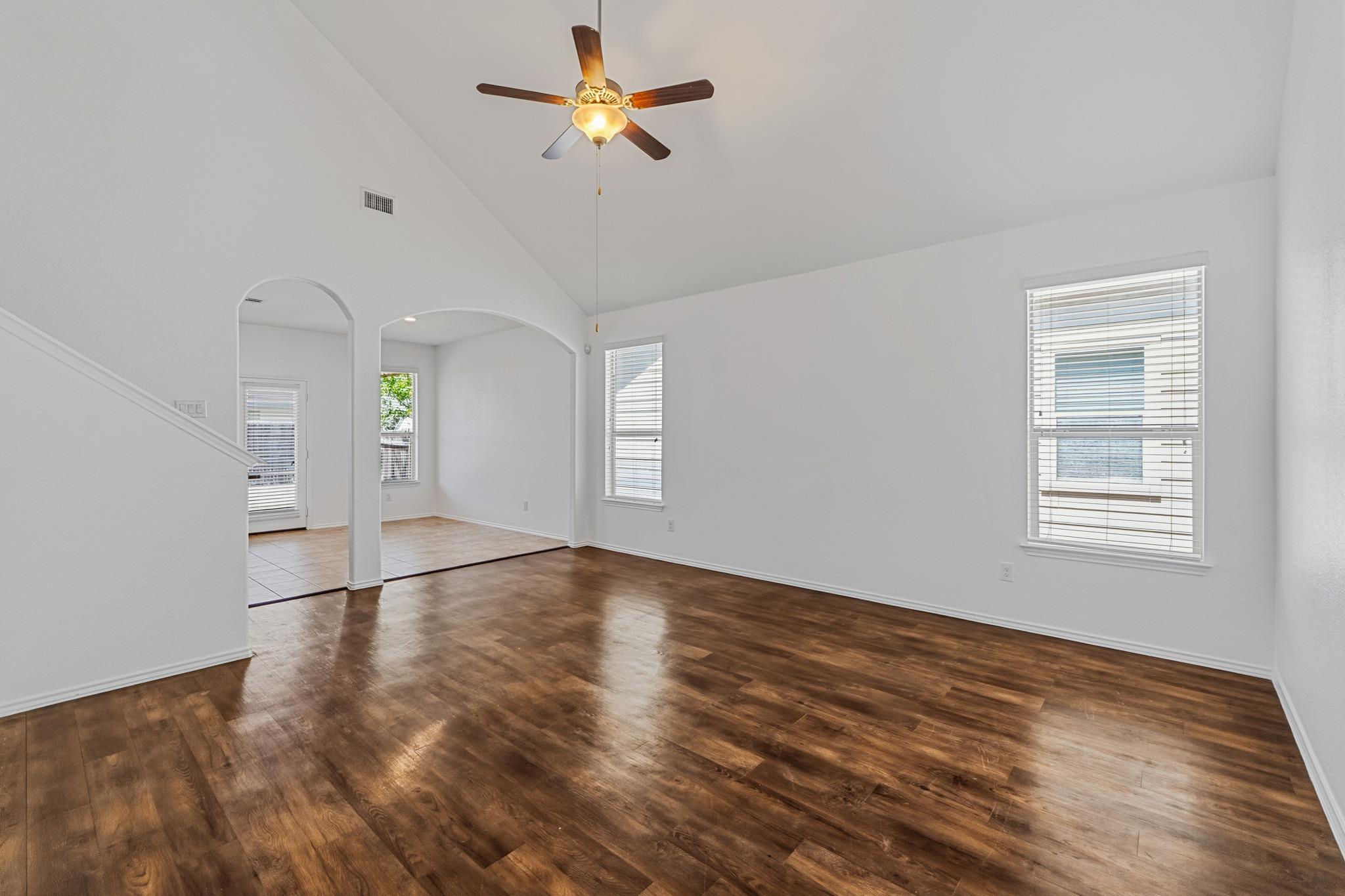 172 Housefinch LOOP