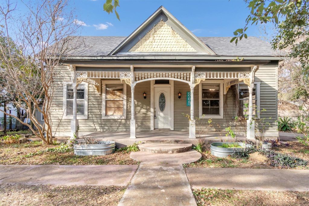 Photo of 309 Bois D Arc ST, Lockhart, TX 78644 (MLS # 5382875)