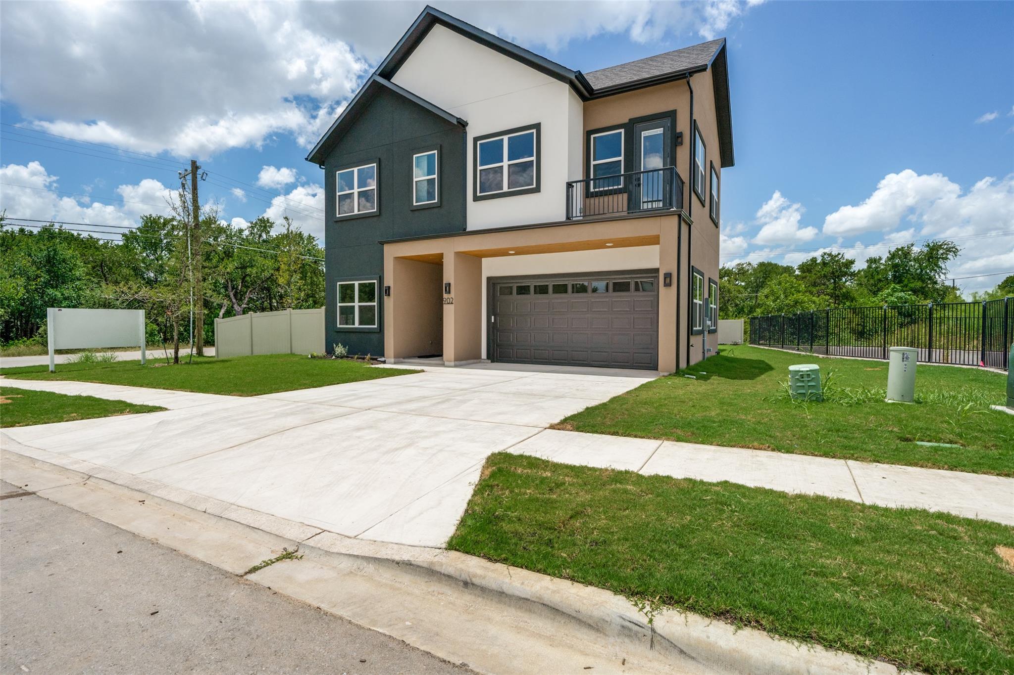 902 Ramendu WAY