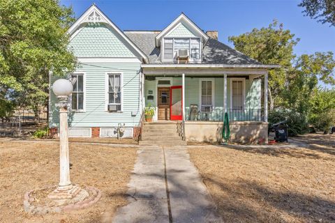 606 W Bell Ave Rockdale TX 76567