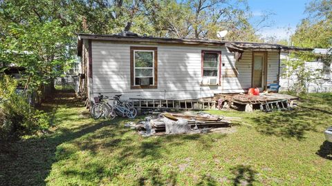 Tiny photo for 1125 MARK ST, Austin, TX 78721 (MLS # 9395058)