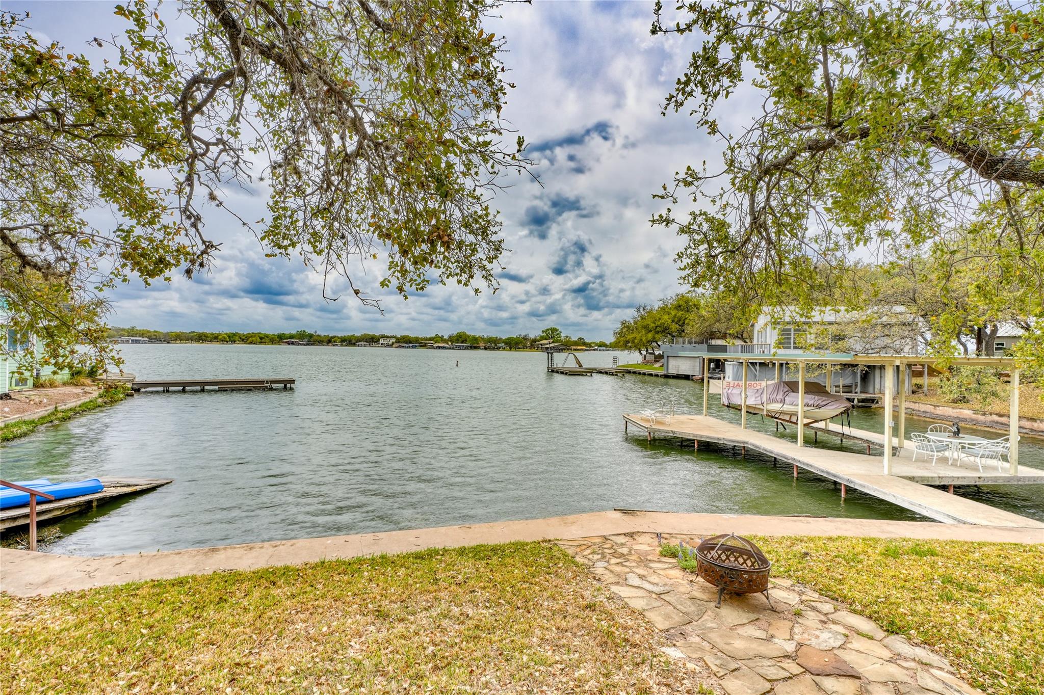 1833 Highland DR