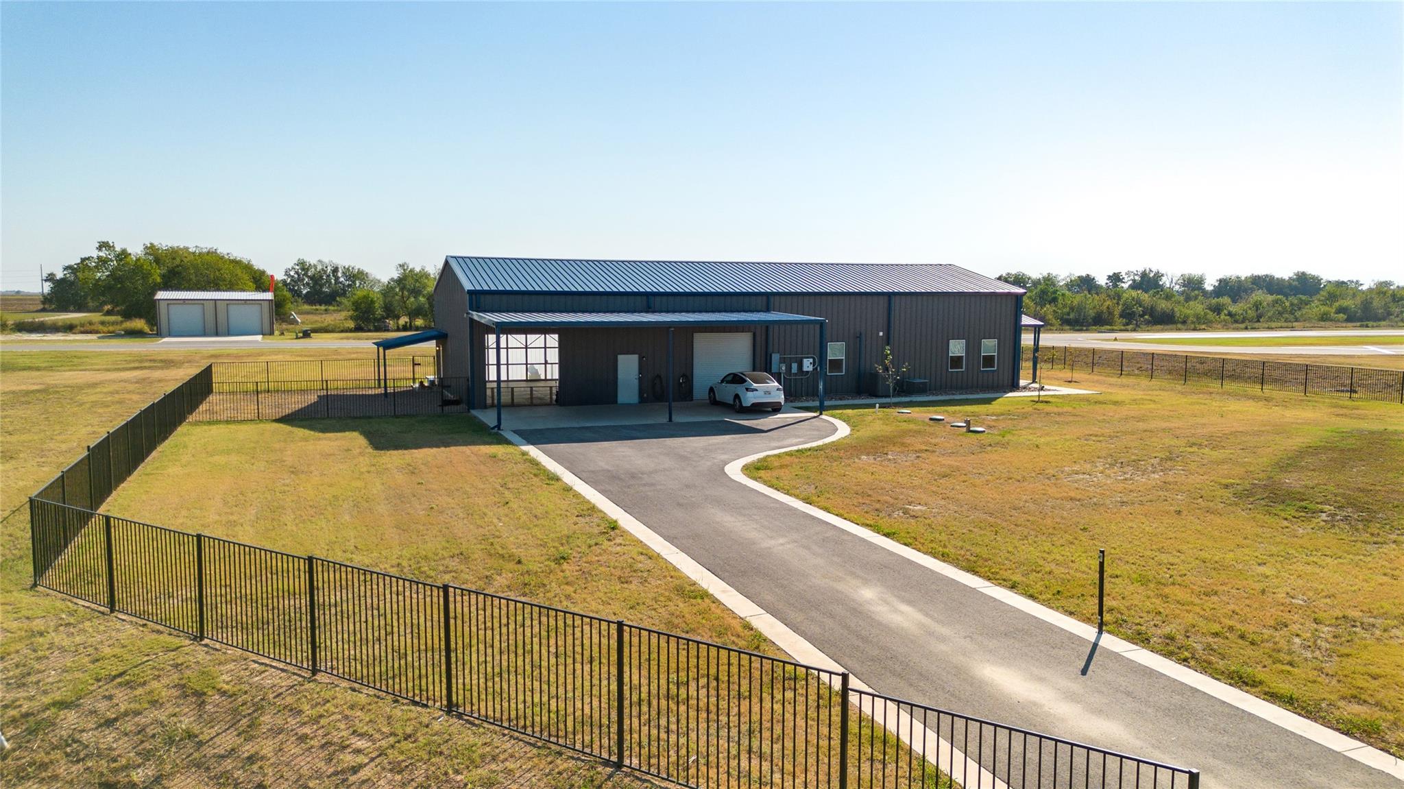 140 Airpark DR