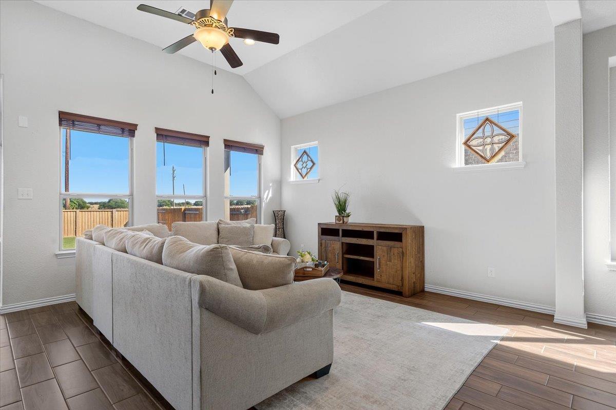 3164 Hidalgo LOOP