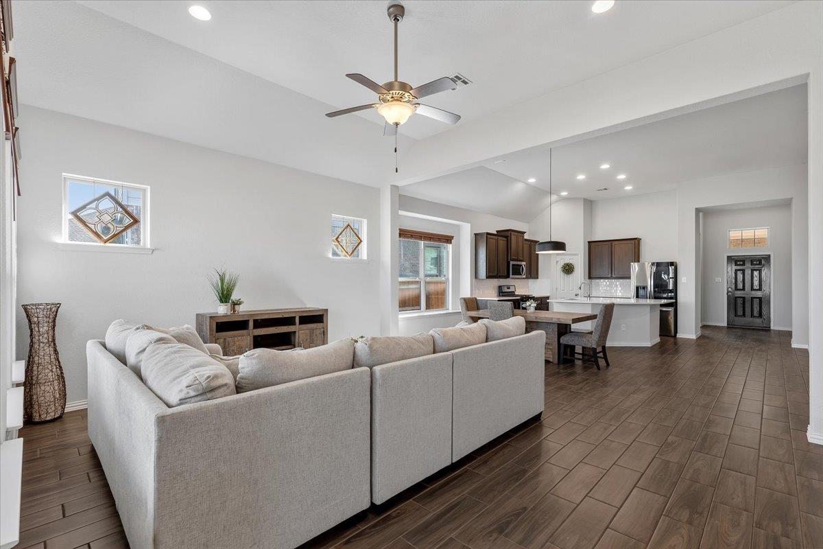 3164 Hidalgo LOOP