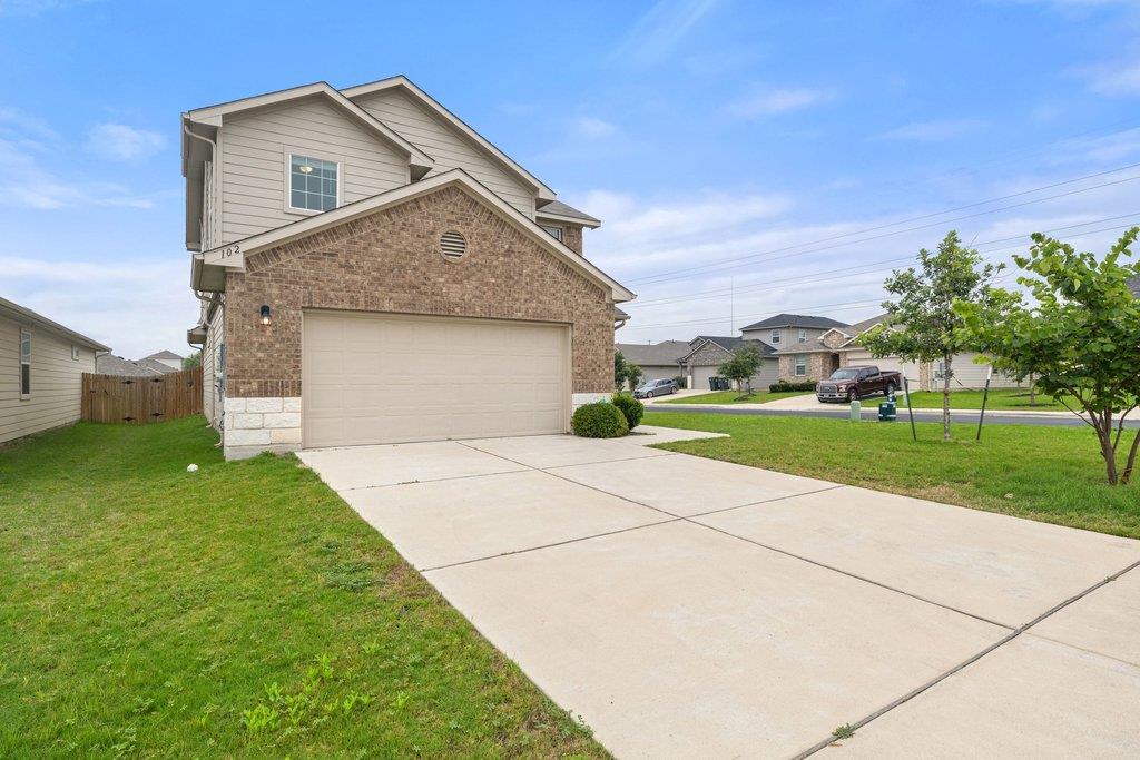 102 Ashford WAY