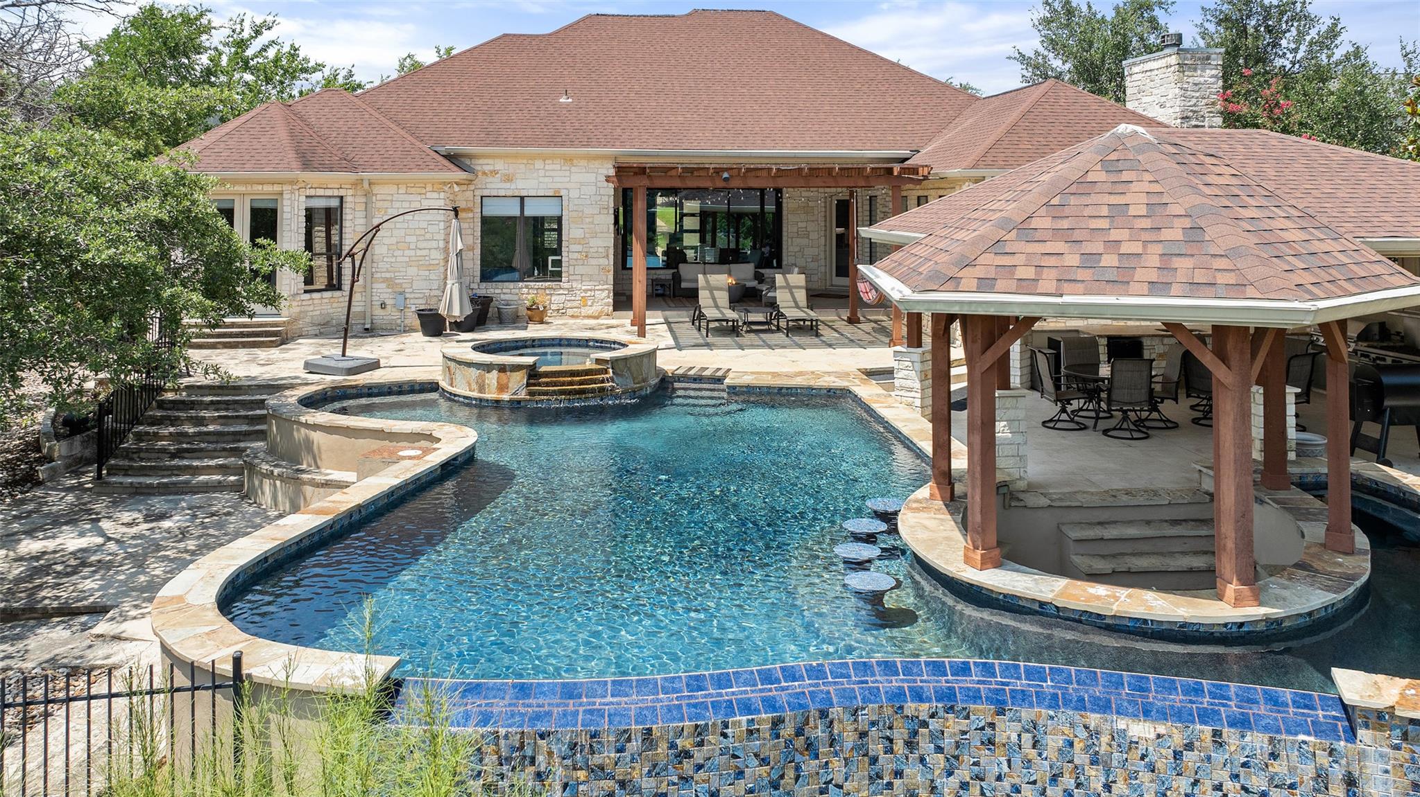 22126 Briarcliff DR