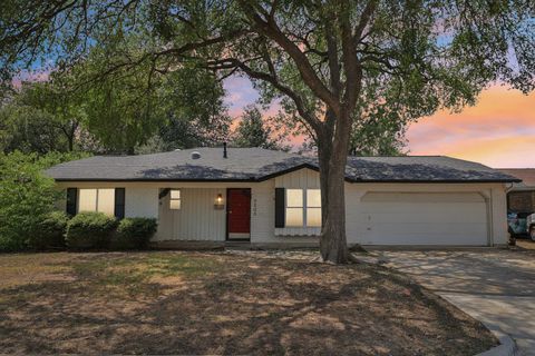 3205 Skylark DR Austin TX 78757
