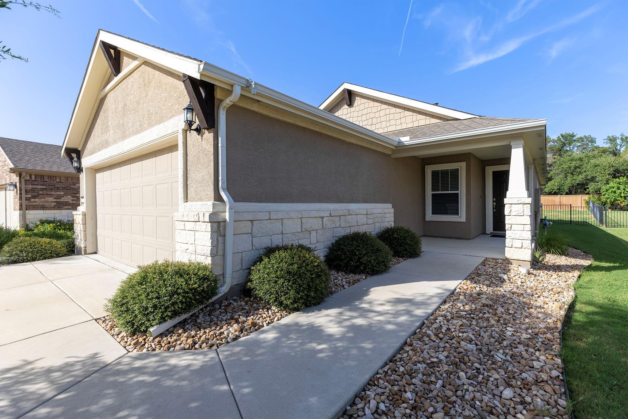317 Holiday Creek LN