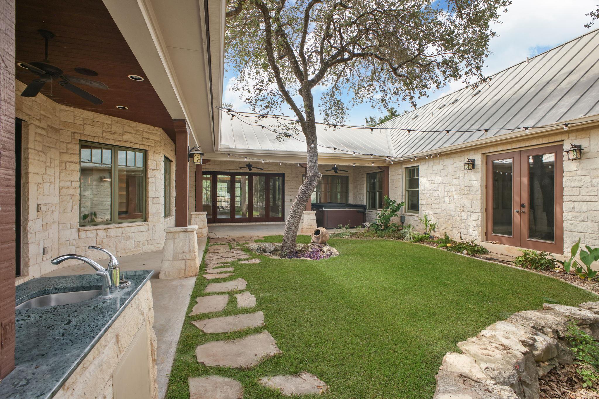 New Braunfels, Texas 78132, United States, 4 Bedrooms Bedrooms, ,5 BathroomsBathrooms,Residential,Active,204013