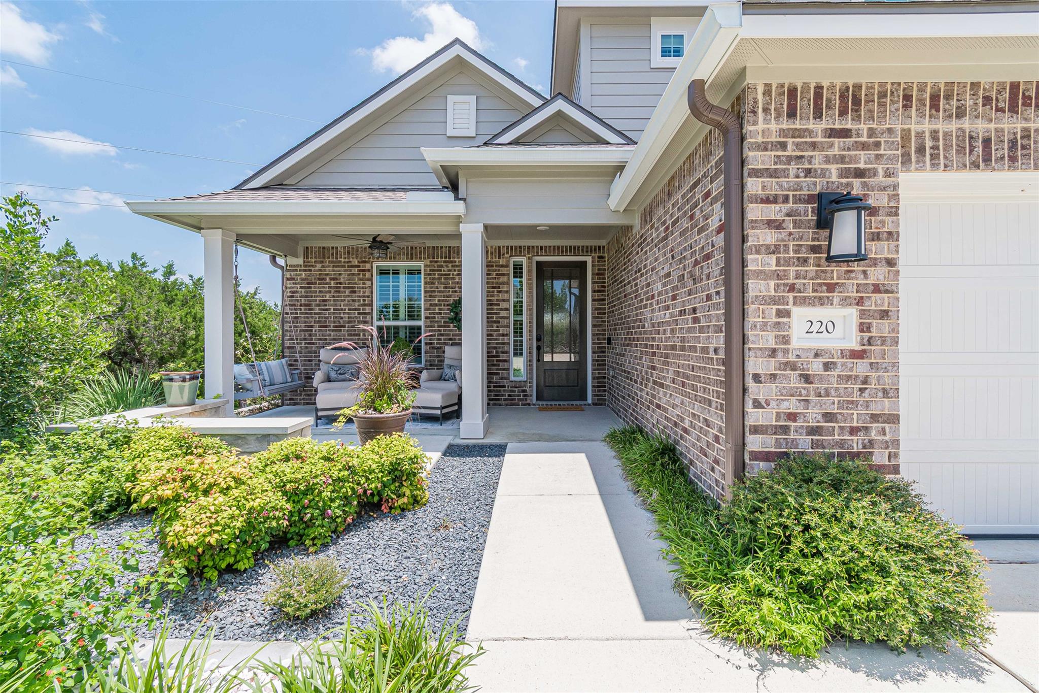 220 Cruising Oak ST