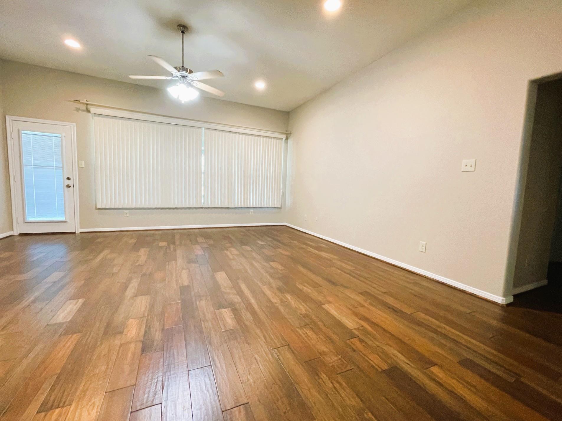 112 Mari LN